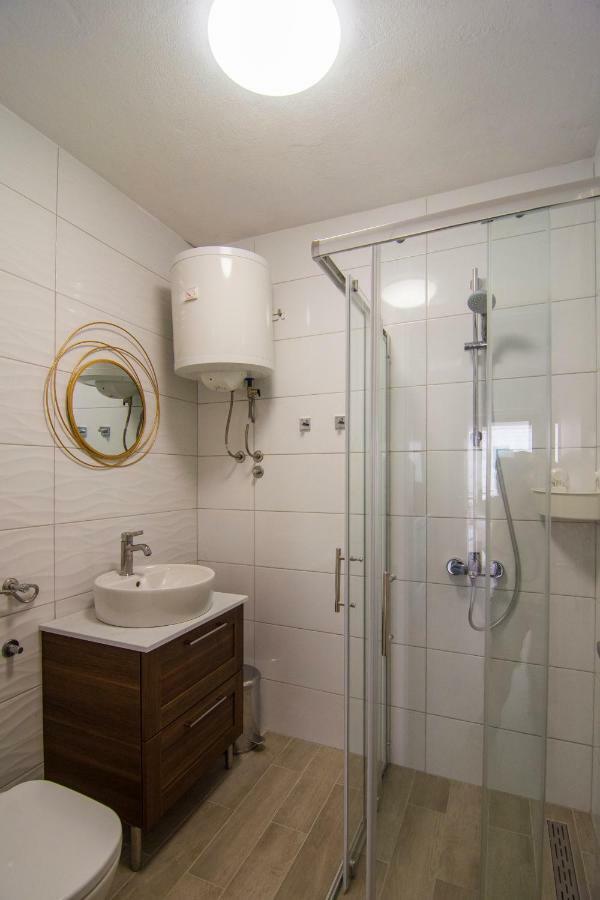 Apartments Pina โบล ภายนอก รูปภาพ